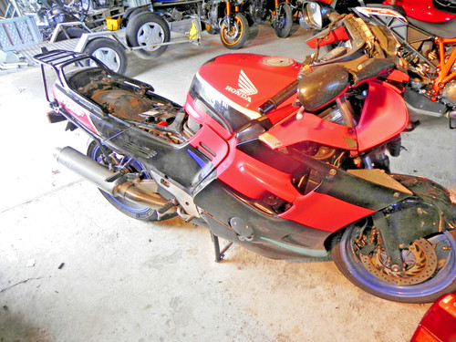 Honda cbr1000f sc24 - honda,